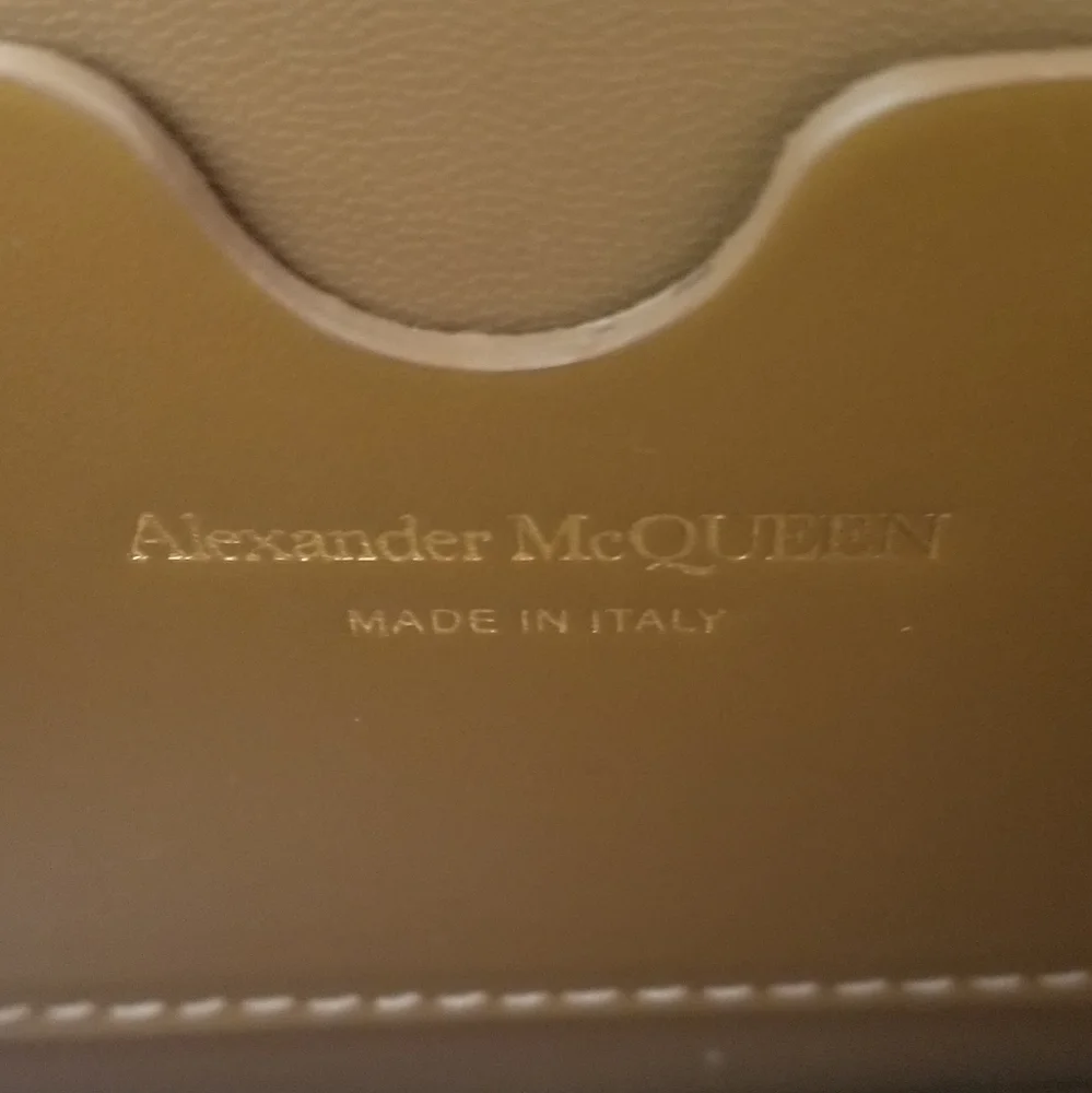 Alexander McQueen Raffia Skull Crossbody Bag Natural Camel - Picture 7 of 10